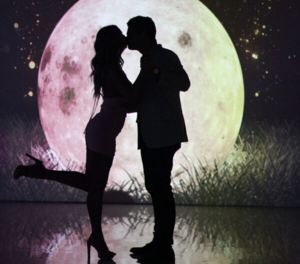 PHOTO SHOOT…DINNER FOR TWO…PRIVATE GONDOLA RIDE